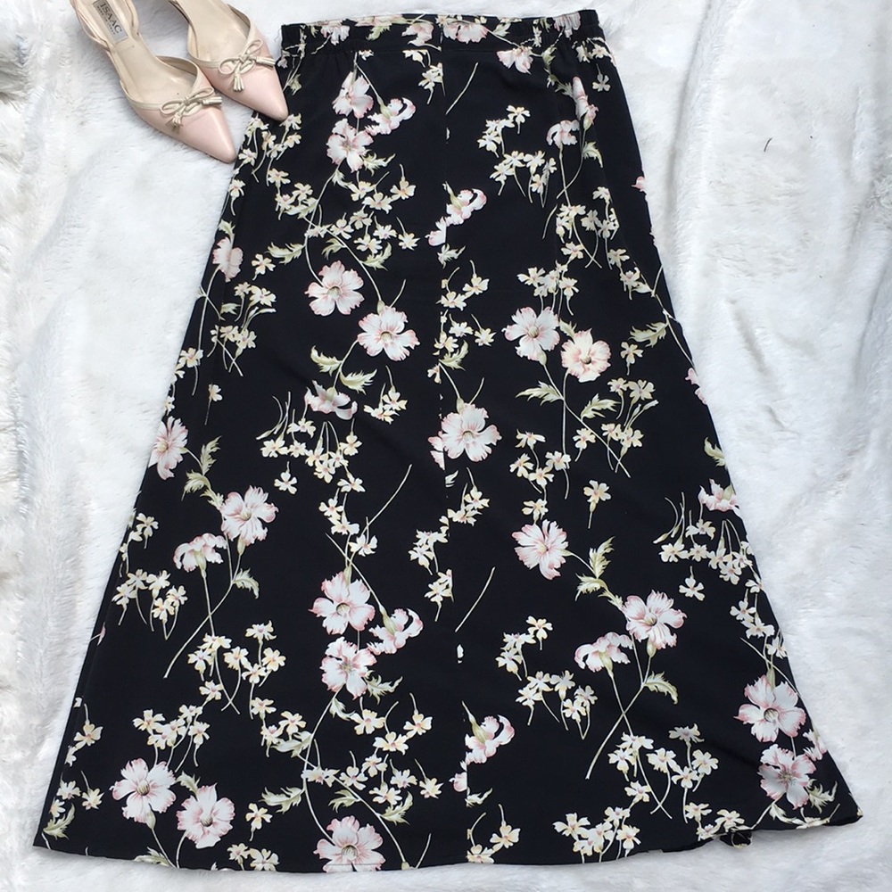 Bicé Flower Skirt 🌷🌷 - Picture 2 of 7